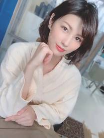 号舱房的女人